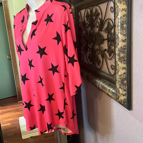 Hamish U.S.A top - Pink with black stars V- Neck Sz S - Picture 8 of 10